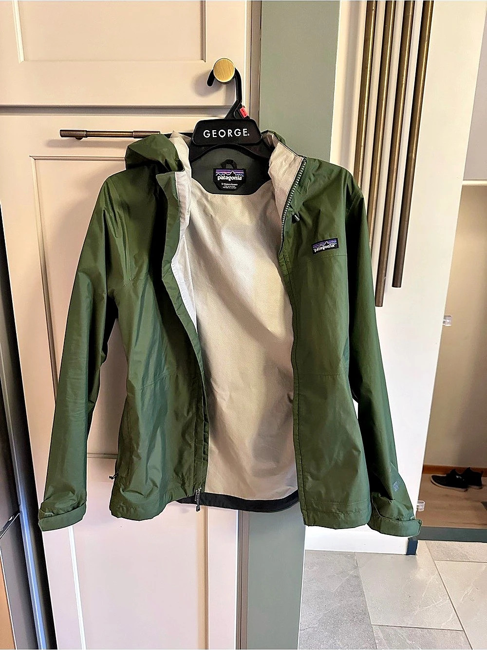Patagonia Women’s Small Rain Jacket Green size Small